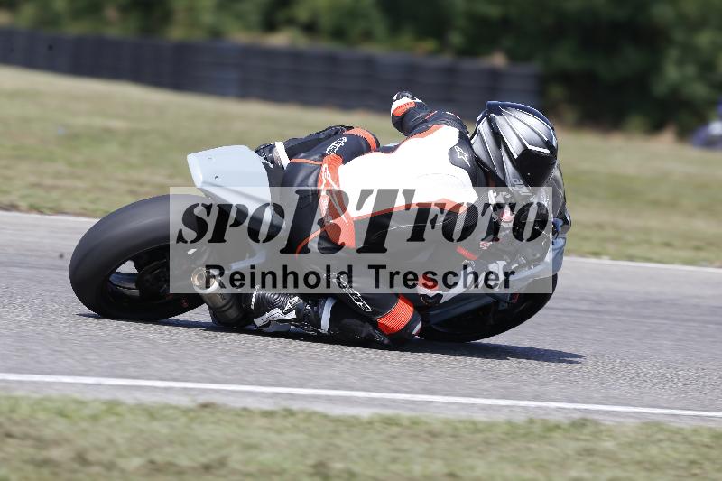 Archiv-2025/49 26.08.2025 Cornu Master School ADR/rot-rouge/12